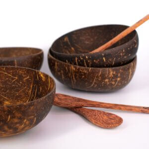 Kokosnoot bakjes met houten lepels | 4 stuks